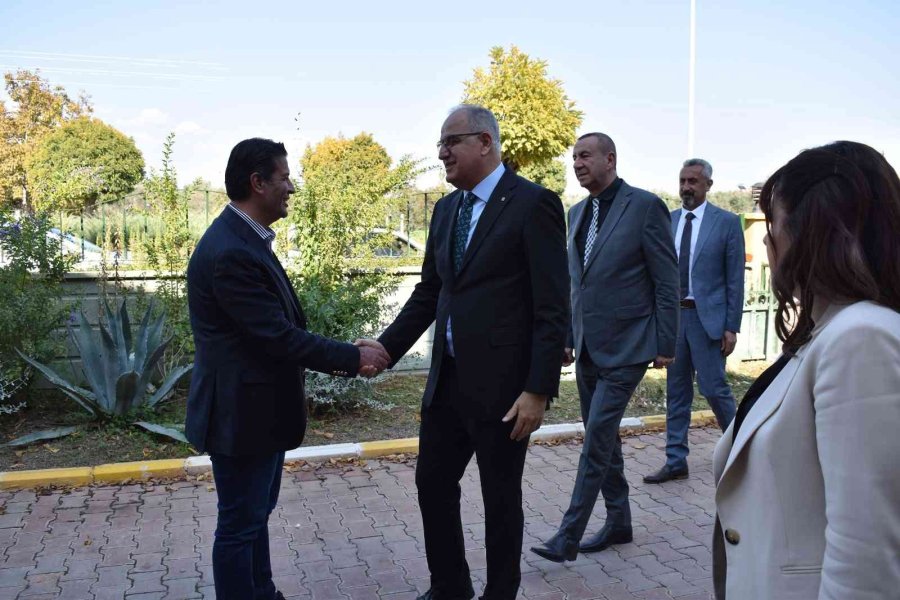 Turgay Genç: “kadın Voleybol Takımımız Gururumuz”