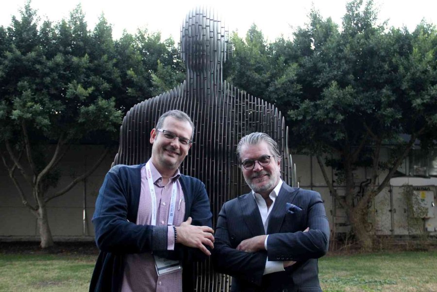 Ünlü Profesör 43 Yıl Önce Doğumunu Yaptırdığı Bebek İle Meslektaş Oldu