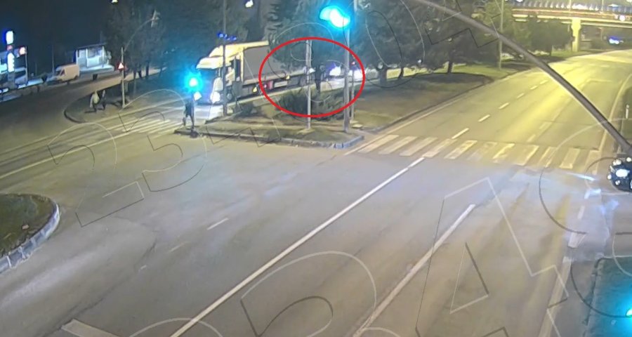 Trafik Işıklarındaki Tır Kazası Kgys Kamerasınca Kaydedildi