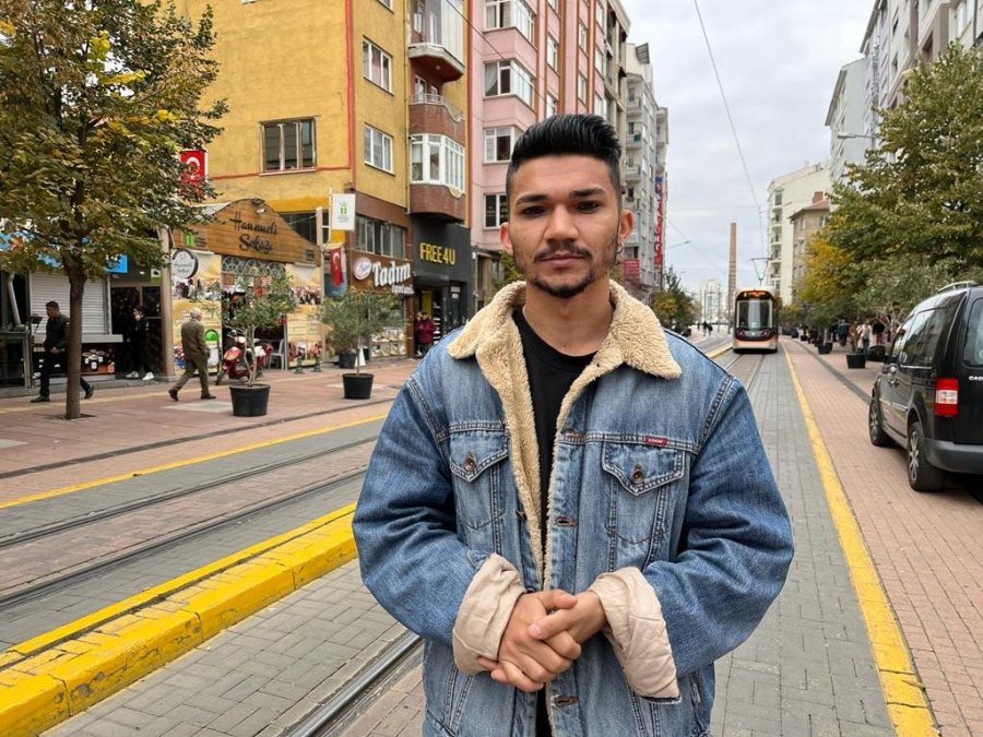 İstiklal Marşı’nı Duyan Saygı Duruşuna Geçti