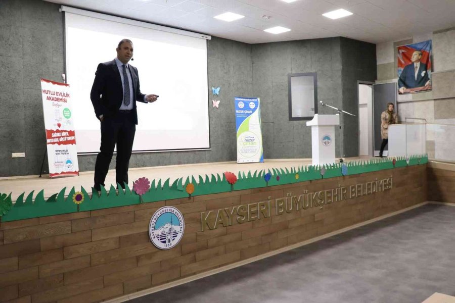 Büyükşehir’in 7’nci Mutlu Evlilik Akademisi, İlk Haftasında Tam Not Aldı