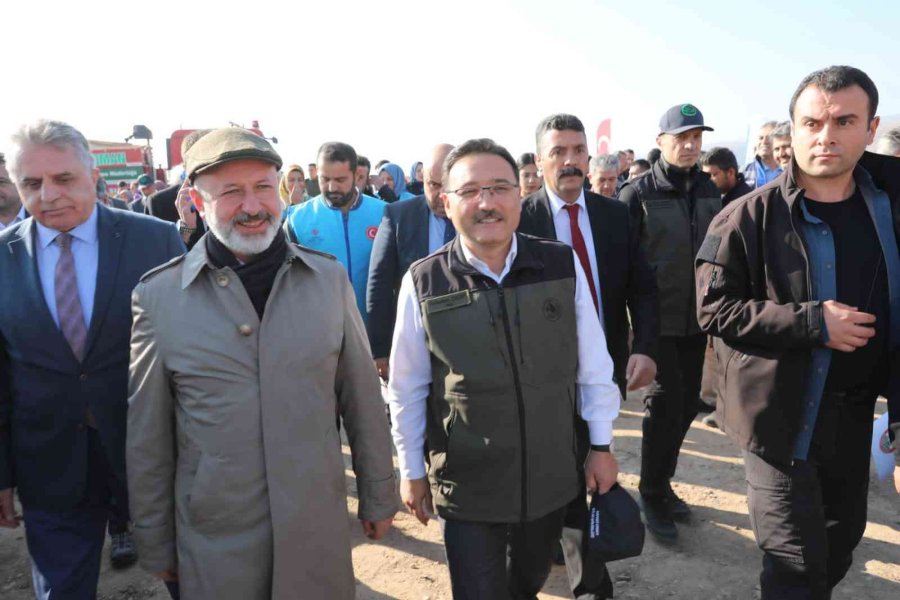 Kayseri’nin Denizi Kuşçu’da, Ağaç Dikme Etkinliği Gerçekleştirildi