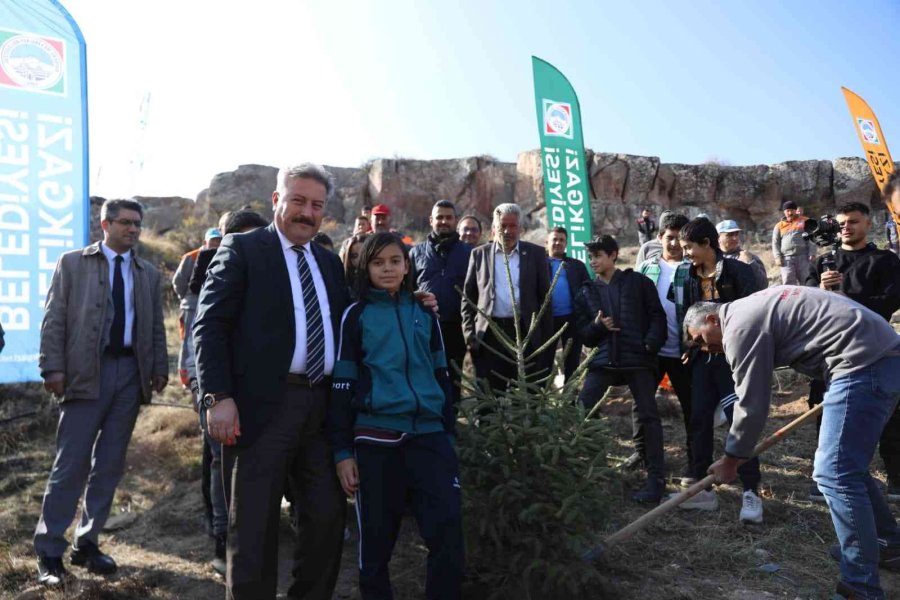 Melikgazi’den Milli Ağaçlandırma Günü’ne Özel 3 Bin 838 Fidan