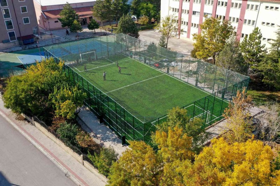 Meram Belediyesinden 6 Yeni Halı Saha Daha