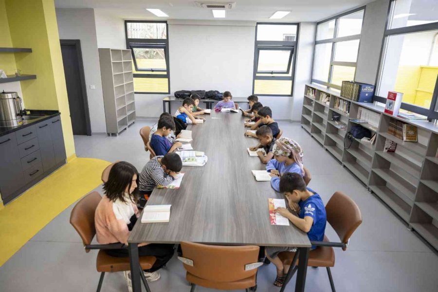 Hal Mahallesi Kütüphanesi Öğrencilerin İkinci Evi Oldu