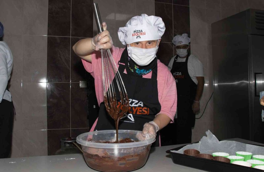 Engelsiz Mutfak Atölyesi’nde Geleceğin Aşçıları Yetişiyor