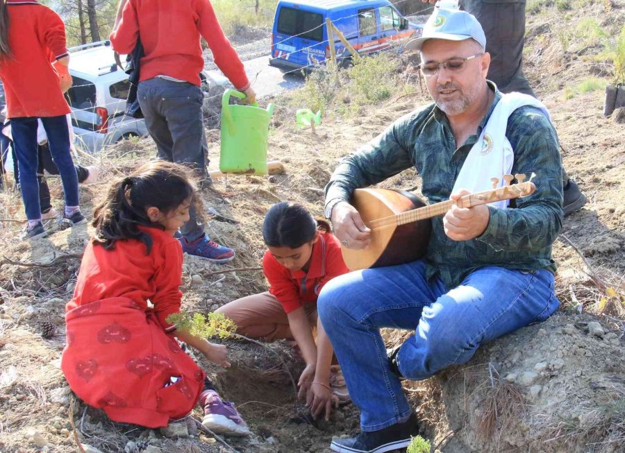 Mersin’de Sazlı Sözlü Fidan Dikimi