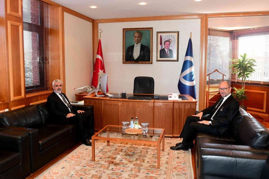 Milletvekili Sadak, "anadolu Üniversitesi Tüm Türk Dünyasının Üniversitesidir"