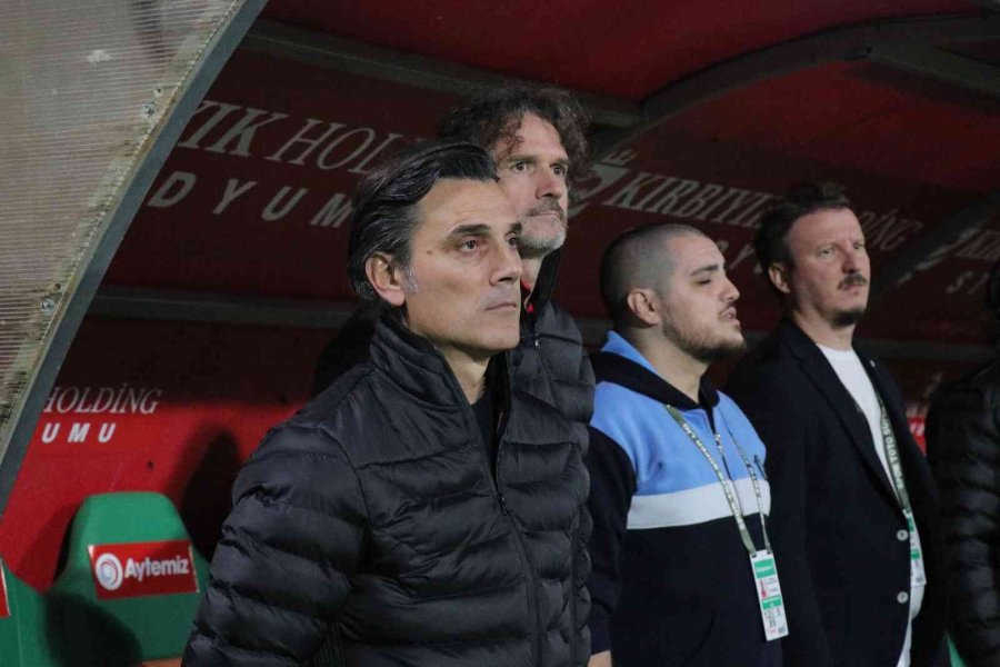 Spor Toto Süper Lig: Corendon Alanyaspor: 0 - Adana Demirspor: 0 (ilk Yarı)