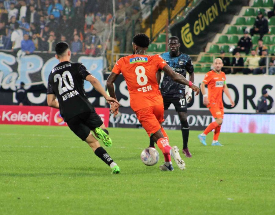 Spor Toto Süper Lig: Corendon Alanyaspor: 0 - Adana Demirspor: 0 (ilk Yarı)