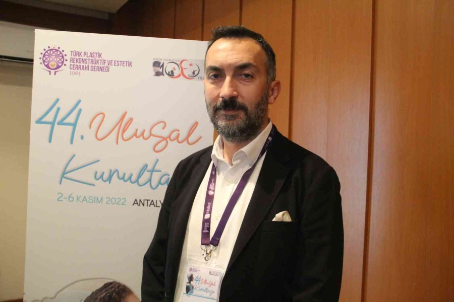 Uzmanlar Kanserde Meme Rekonstrüksiyonuna Dikkat Çekti