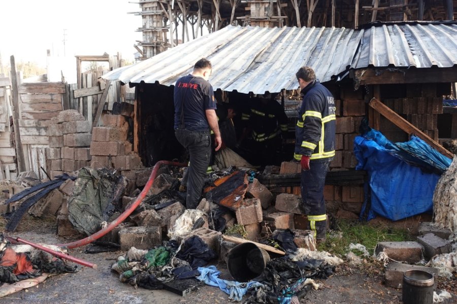 Sahibinin İçinde Kaynak Yaptığı Müştemilat Yandı
