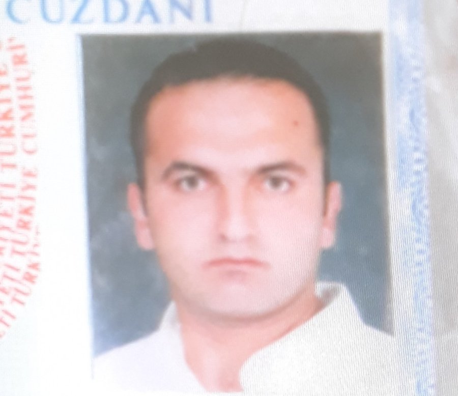 Bankta Alkolden Sızdığı Sanılan Adam Akşam Ölü Bulundu