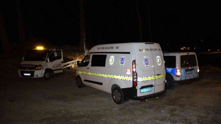 Yedieminden Motosiklet Çaldılar, Satmaya Kalkışınca Yakalandılar