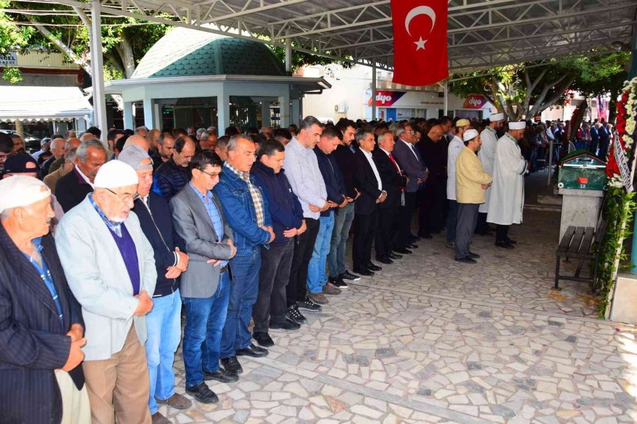 Antalya Milletvekili Aydın Özerin Babası Ese Özer Vefat Etti