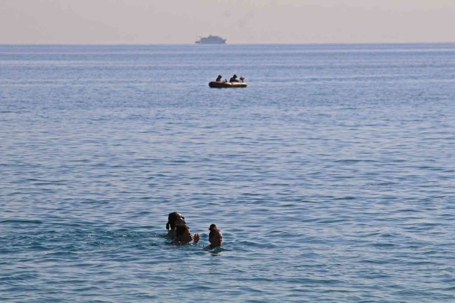 Antalya’da Kasım Ayı Ortasında Türkiye’yi Kıskandıran Görüntüler Yaşandı
