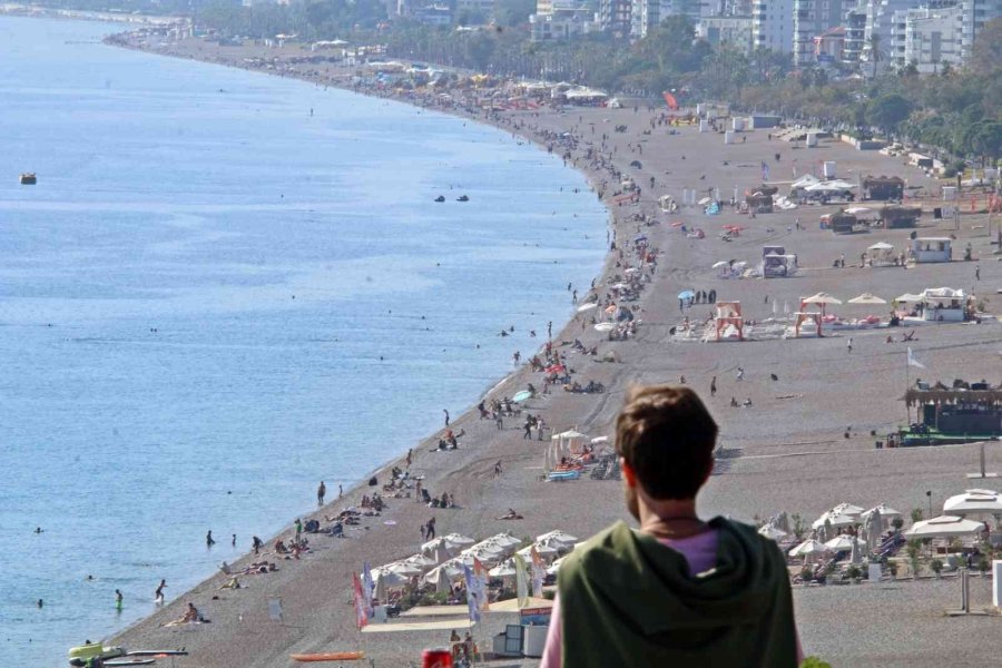 Antalya’da Kasım Ayı Ortasında Türkiye’yi Kıskandıran Görüntüler Yaşandı