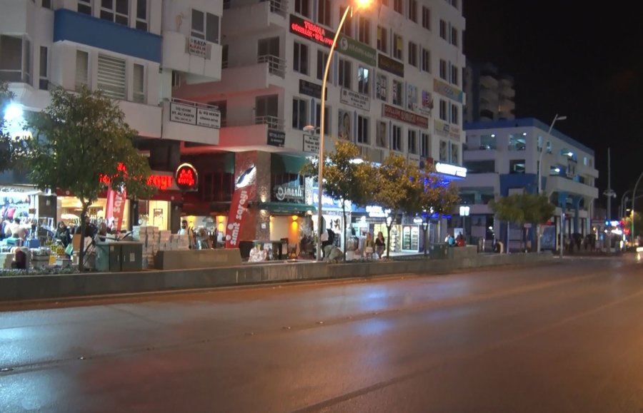 Antalya’da Kız Öğrenciler Deprem Tatbikatına Yemek Yerken Yakalandı