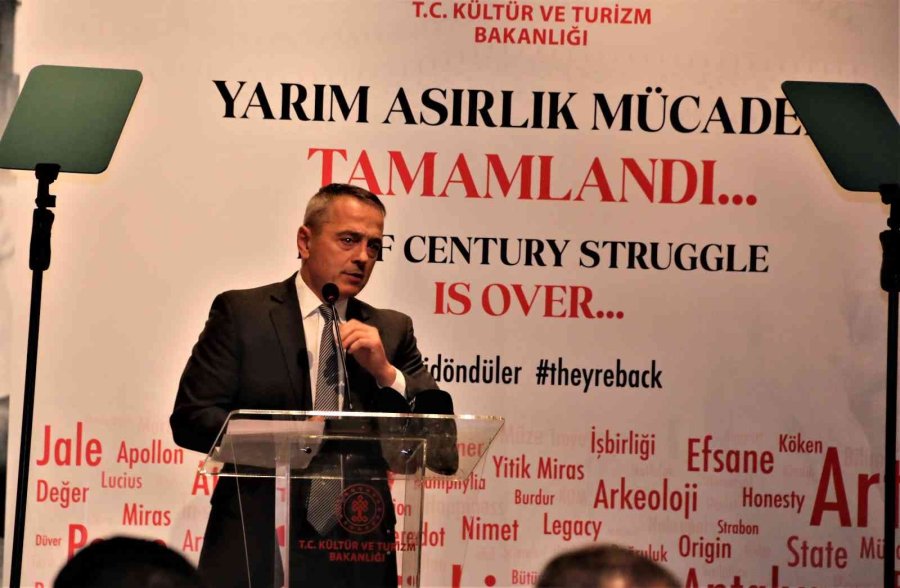 Yıllar Önce Türkiye’den Yağmalanarak Amerika’ya Götürülen 9 Parçadan Oluşan 6 Eser Ait Oldukları Yere Kazandırıldı