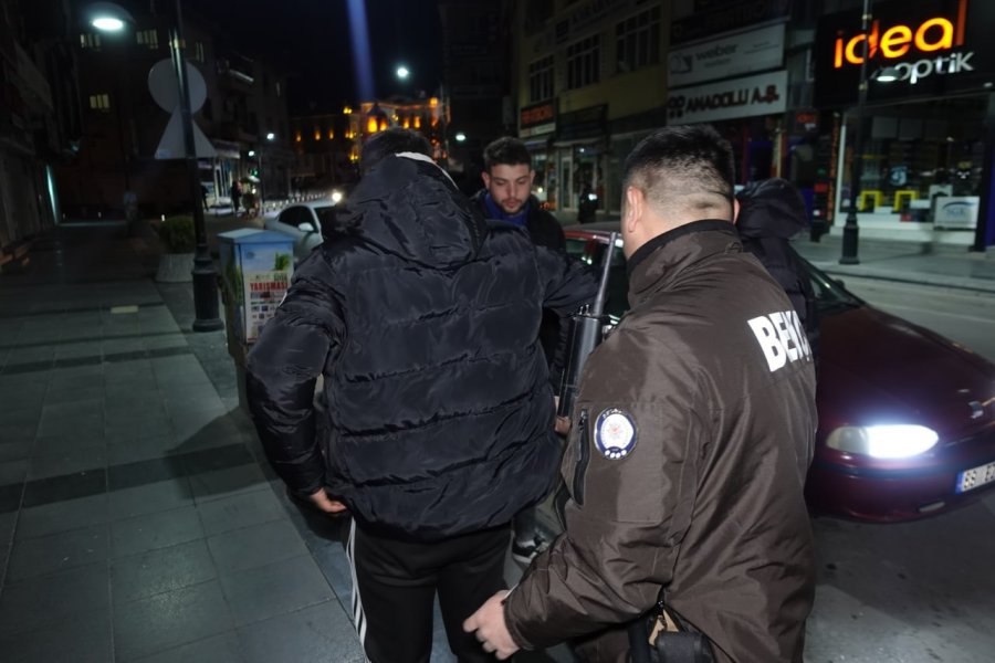 Uygulamalarda Yakalanan 32 Şahıstan 12’si Tutuklandı