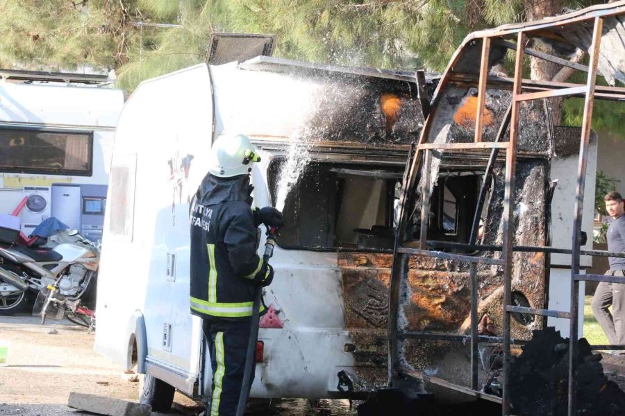 Alev Alev Yanan Karavanda Dinlenen Kadın Ölümden Döndü