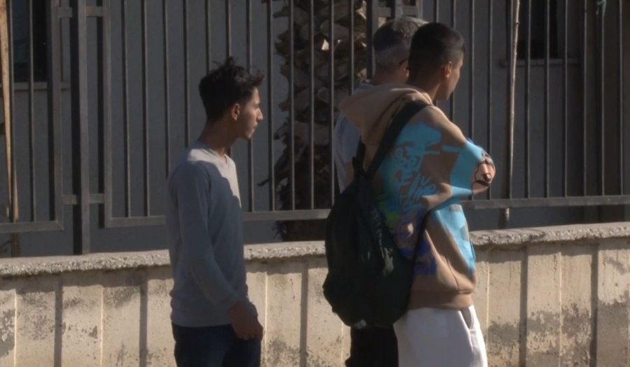 Markete Alışverişe Çıkan 20 Yaşındaki Gence Kapkaç Şoku