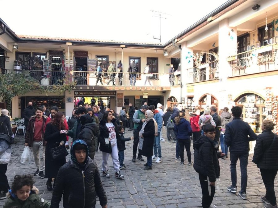 Atlıhan Çarşısı’nda Tur Yoğunluğu