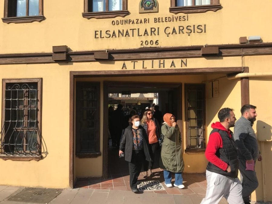 Atlıhan Çarşısı’nda Tur Yoğunluğu