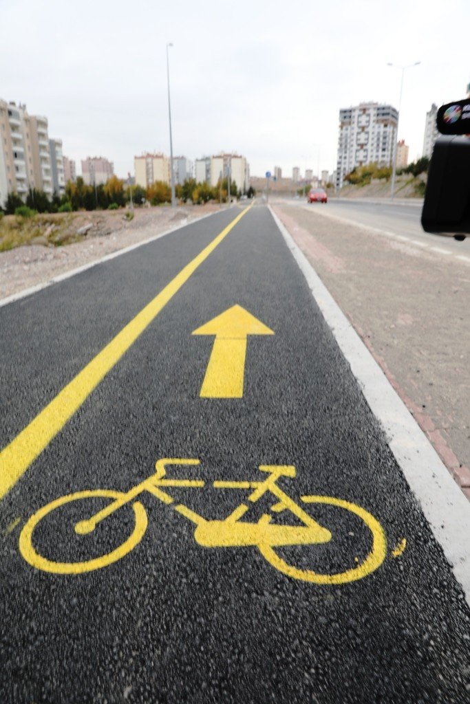 Başkan Çolakbayrakdar: "vatandaşlarımıza, Daha Güzel Yaşam Olanaklarını Sağlıyoruz"