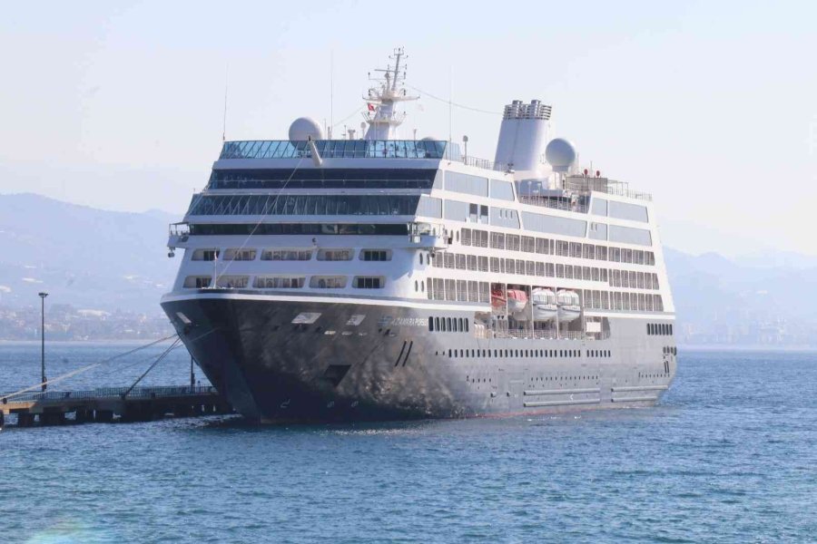 526 Yolculu Kruvaziyer Alanya Limanına Demir Attı