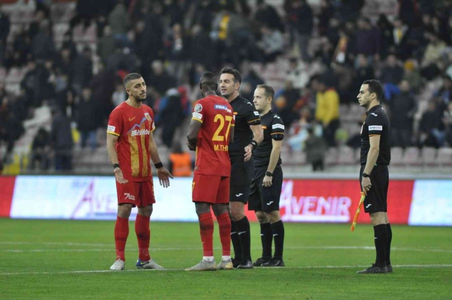Spor Toto Süper Lig: Kayserispor: 1 - Konyaspor: 2 (ilk Yarı)