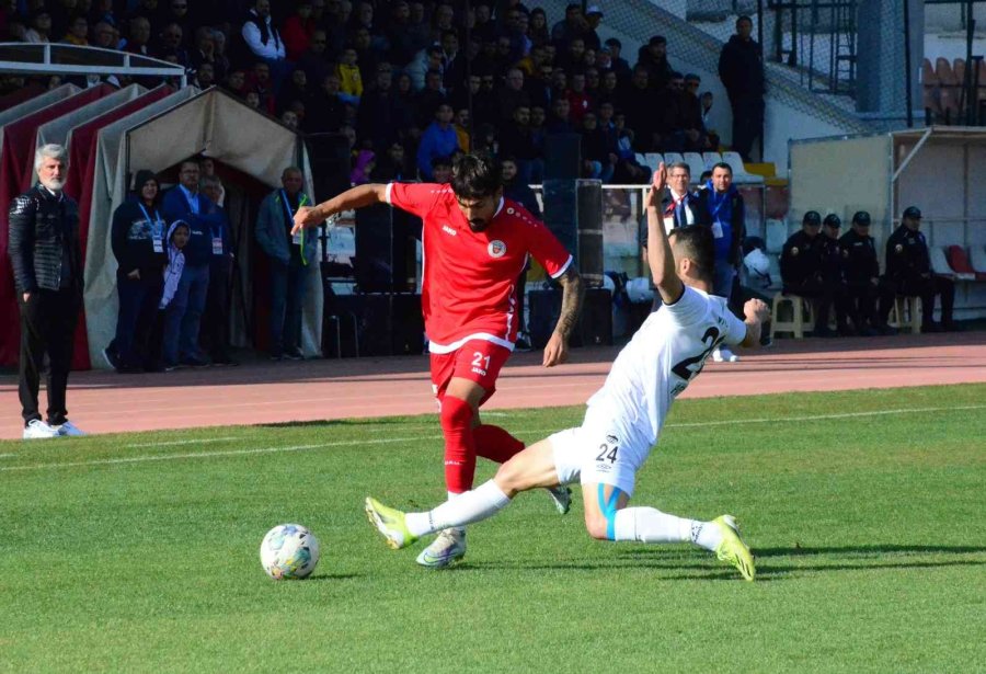 Tff 3. Lig: Karaman Fk:1 - Kuşadasıspor:1