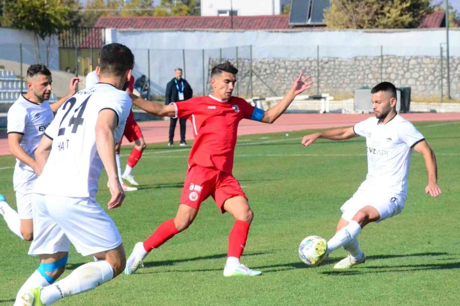 Tff 3. Lig: Karaman Fk:1 - Kuşadasıspor:1