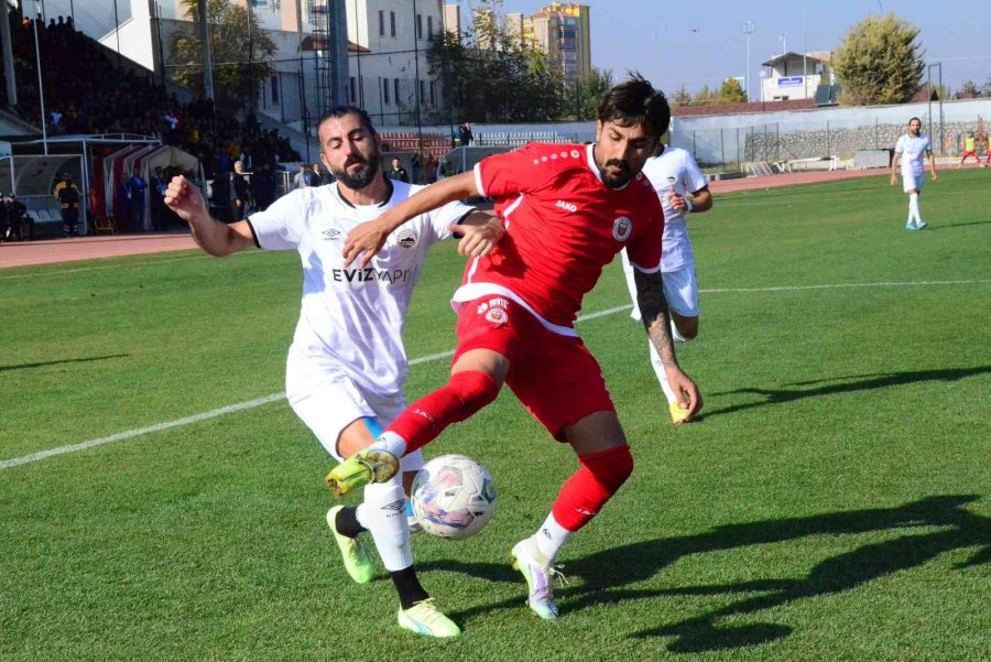 Tff 3. Lig: Karaman Fk:1 - Kuşadasıspor:1