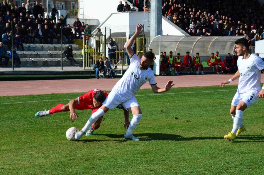 Tff 3. Lig: Karaman Fk:1 - Kuşadasıspor:1