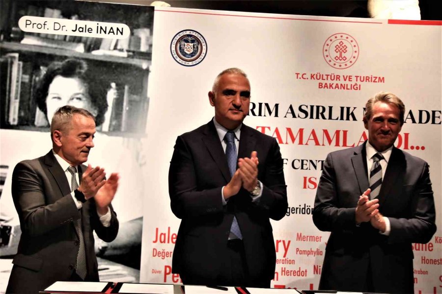 Yıllar Önce Türkiye’den Yağmalanarak Amerika’ya Götürülen 9 Parçadan Oluşan 6 Eser Ait Oldukları Yere Kazandırıldı