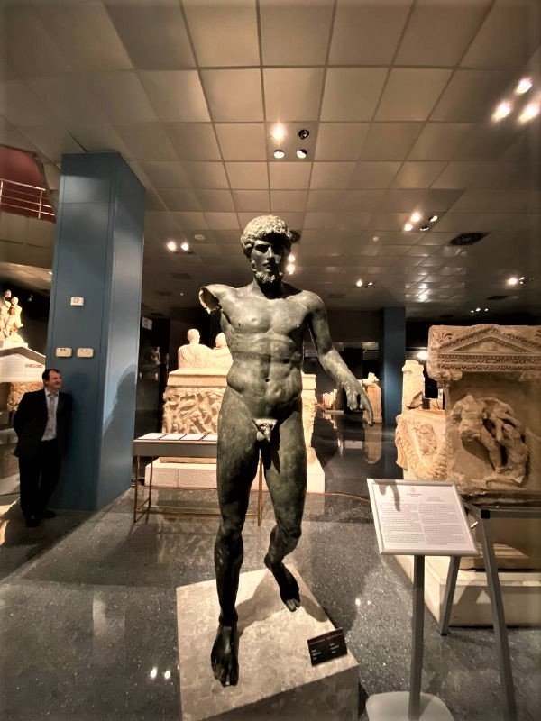 Yıllar Önce Türkiye’den Yağmalanarak Amerika’ya Götürülen 9 Parçadan Oluşan 6 Eser Ait Oldukları Yere Kazandırıldı