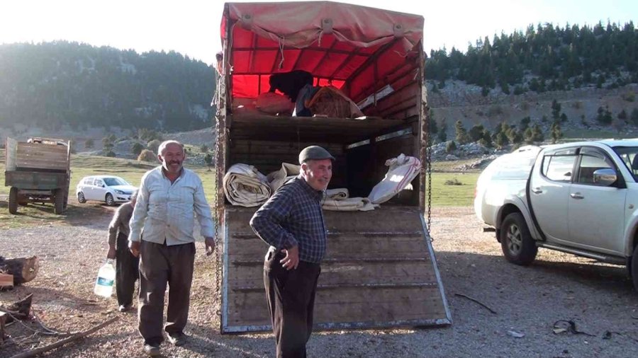 Antalya’da Yörüklerin Yayladan Dönüşü Başladı