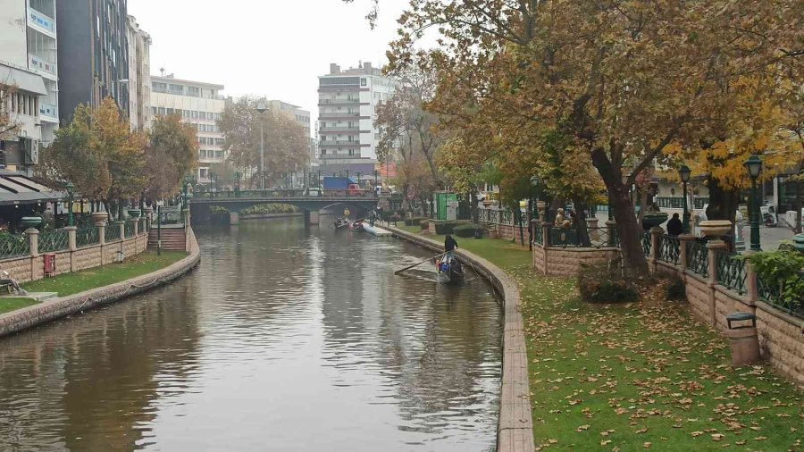 Soğuğa Rağmen Gondol Keyfi Devam Ediyor