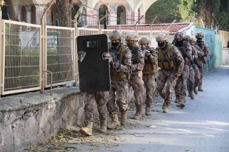 Sosyal Medyadan Bomba Provokasyonu Yaptığı İddia Edilen Şüpheli Yakalandı