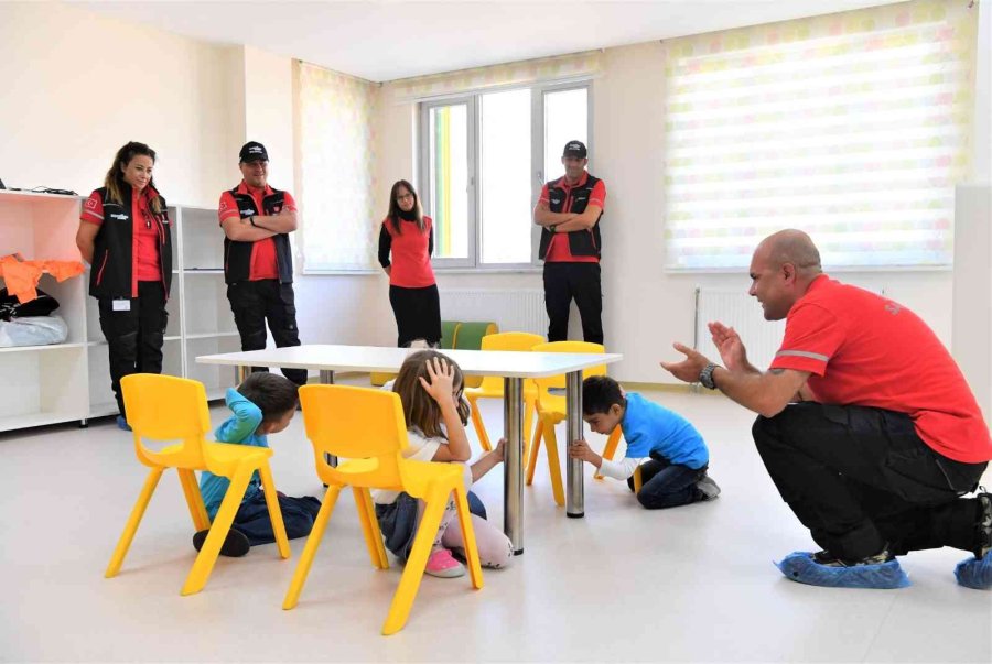 Konyaaltı Kreşlerinde Deprem Tatbikatı