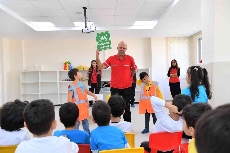 Konyaaltı Kreşlerinde Deprem Tatbikatı