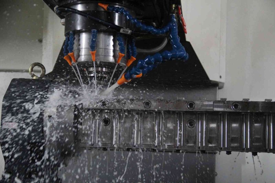 Antalya’dan Dünyaya Tüfek İhraç Ediyor, Talebe Yetişemiyor