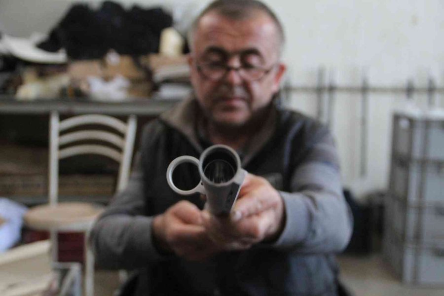 Antalya’dan Dünyaya Tüfek İhraç Ediyor, Talebe Yetişemiyor