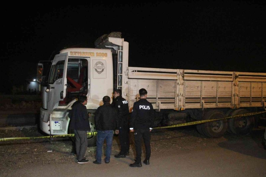 Ölüm Dinlenmeye Geçtiği Kamyonunda Yakaladı
