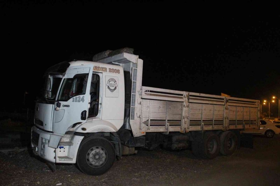 Ölüm Dinlenmeye Geçtiği Kamyonunda Yakaladı