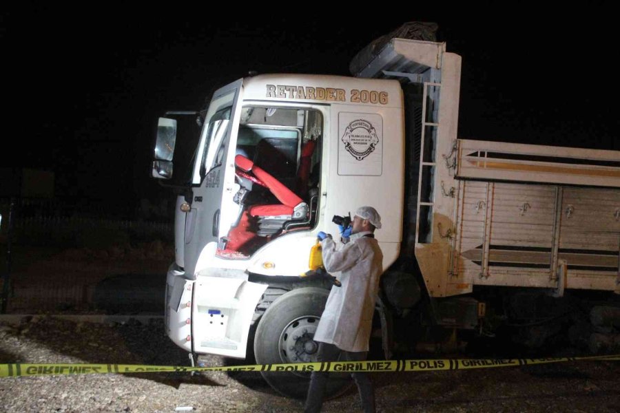 Ölüm Dinlenmeye Geçtiği Kamyonunda Yakaladı