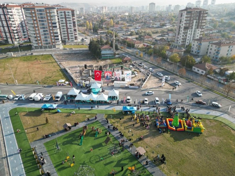 Melikgazi Belediyesi Bir Mahalleye Daha Akıl Küpü Kütüphanesi Kazandırdı