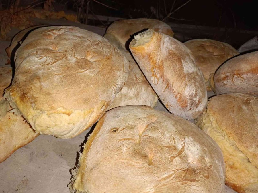 Taş Fırında Pişiyor Lezzetine Doyum Olmuyor