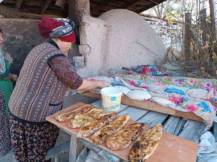 Taş Fırında Pişiyor Lezzetine Doyum Olmuyor